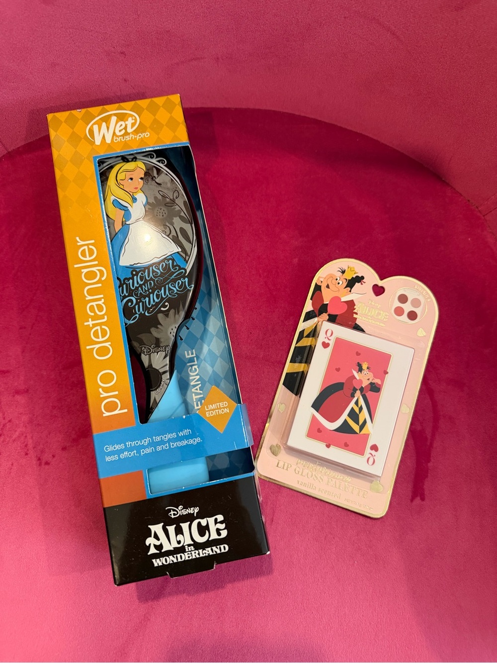 Disney Alice in Wonderland Wet Brush Pro Detangler and lip gloss palette